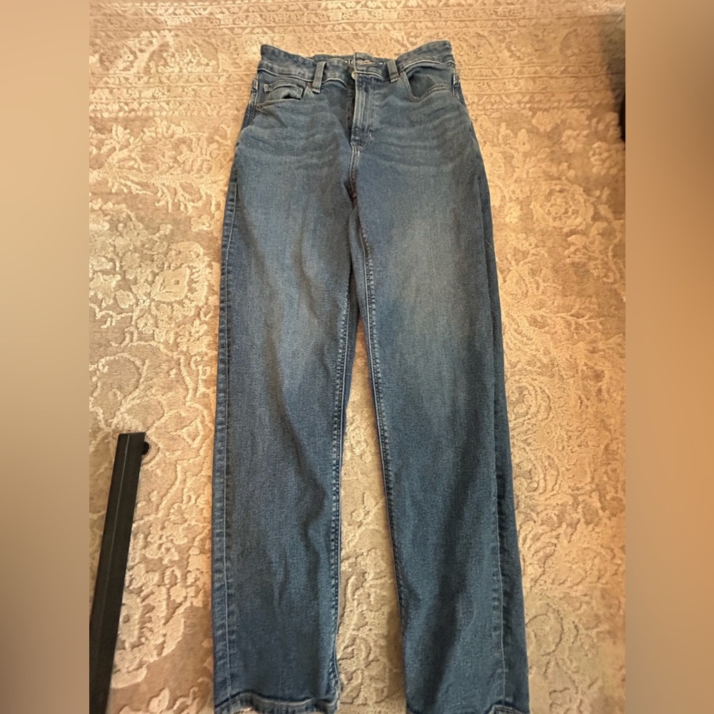 american eagle, mom jeans. size 8 long strech!